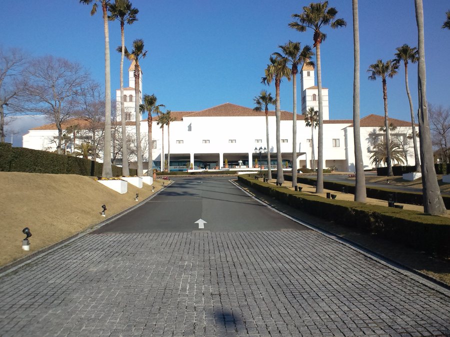 File:La Villa Española de Shima, Parque España - El hotel 
