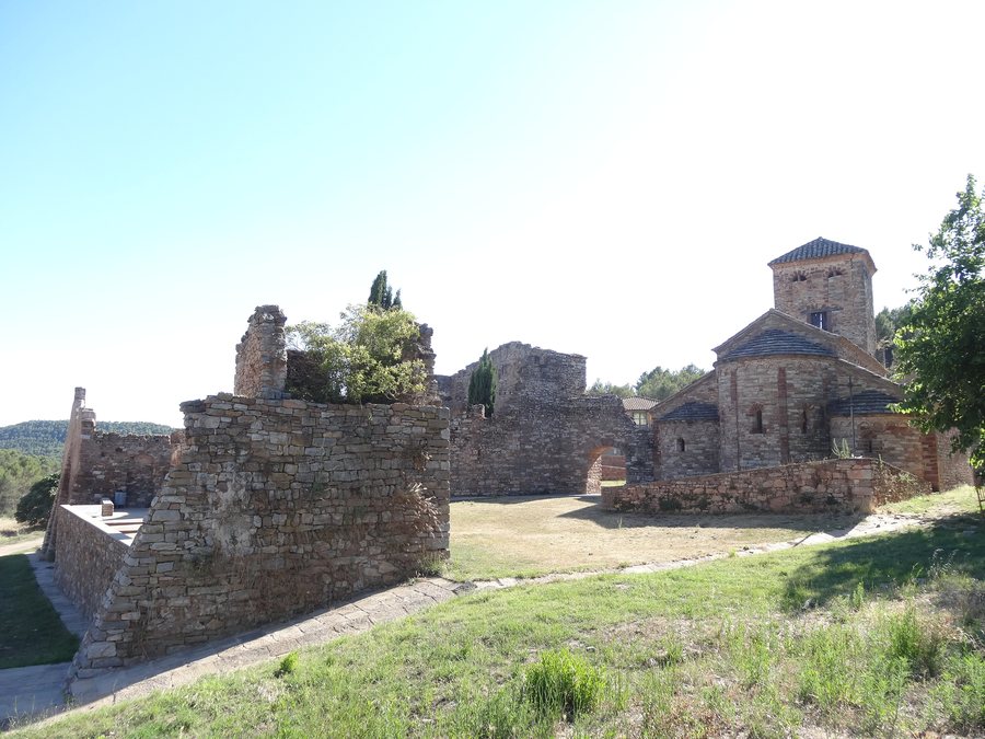 File:Cementiri de Castellnou de Bages (juliol 2012) - panoramio.jpg