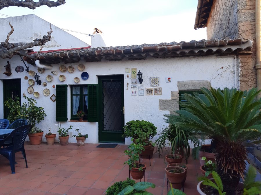 File:Can Pera 2 (Sant Vicenç de Montalt).jpg