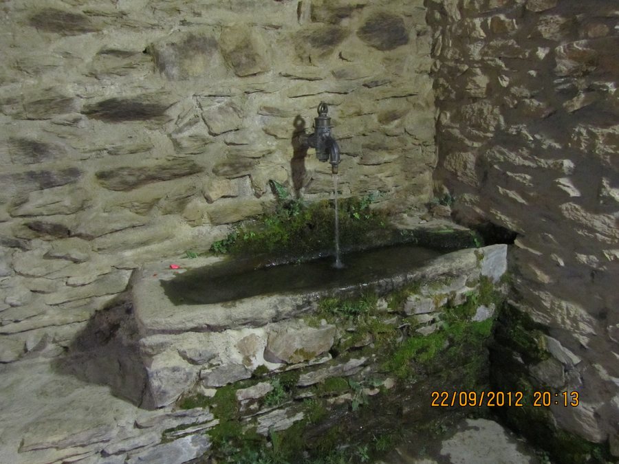 File:Font de la plaça d'Éller.jpg