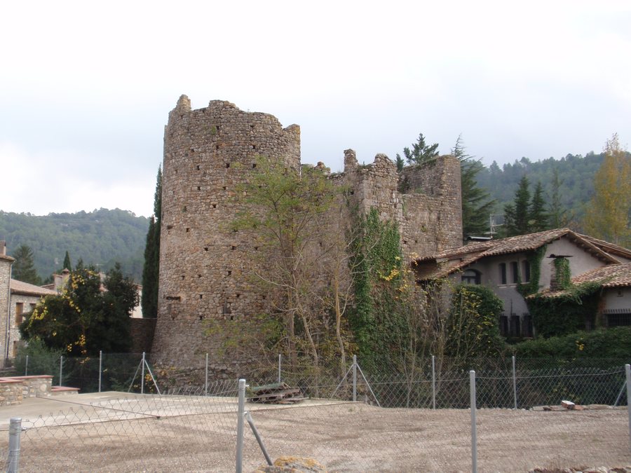File:Castell de Sant Llorenç de la Muga.jpg