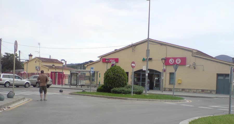 File:San Celoni fachada.jpg