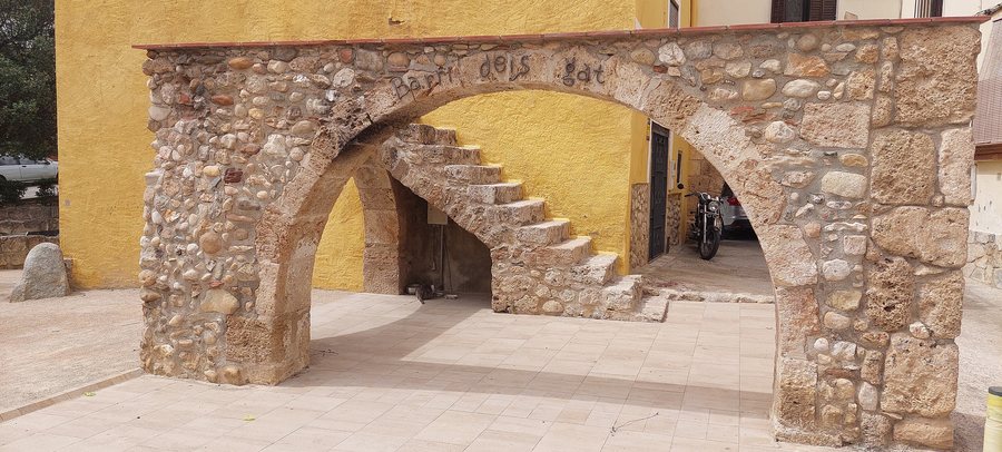 File:Barri dels gats de Piera..jpg