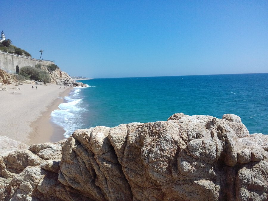File:Calella Spain Platja de les Roques 01.jpg