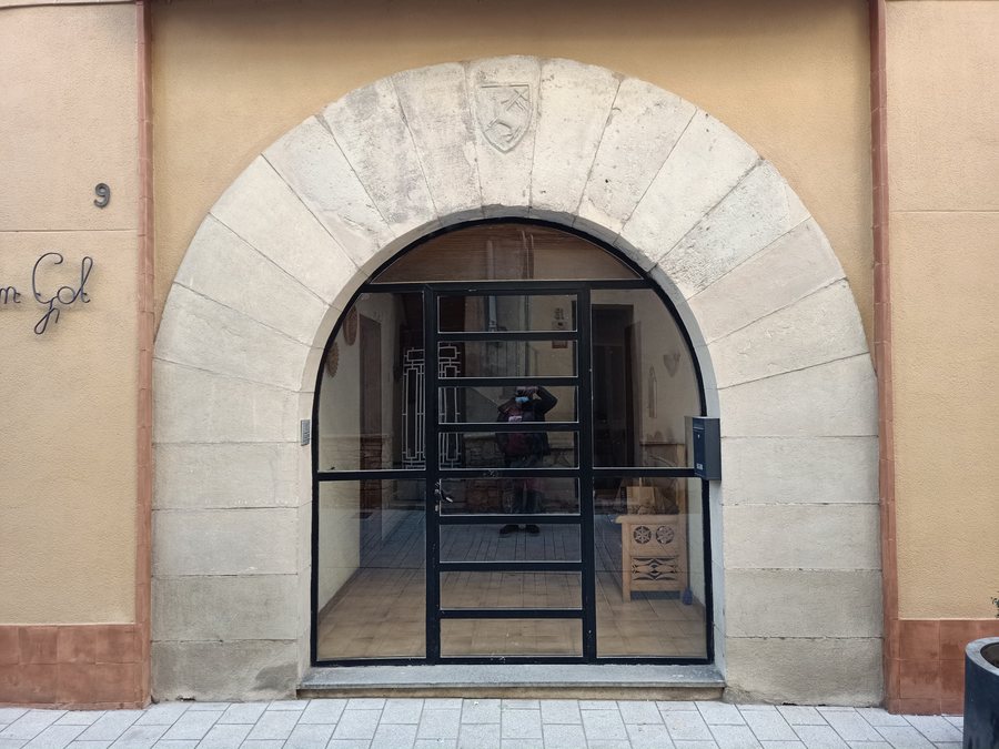 File:Carrers de Sant Martí de Tous 2.jpg