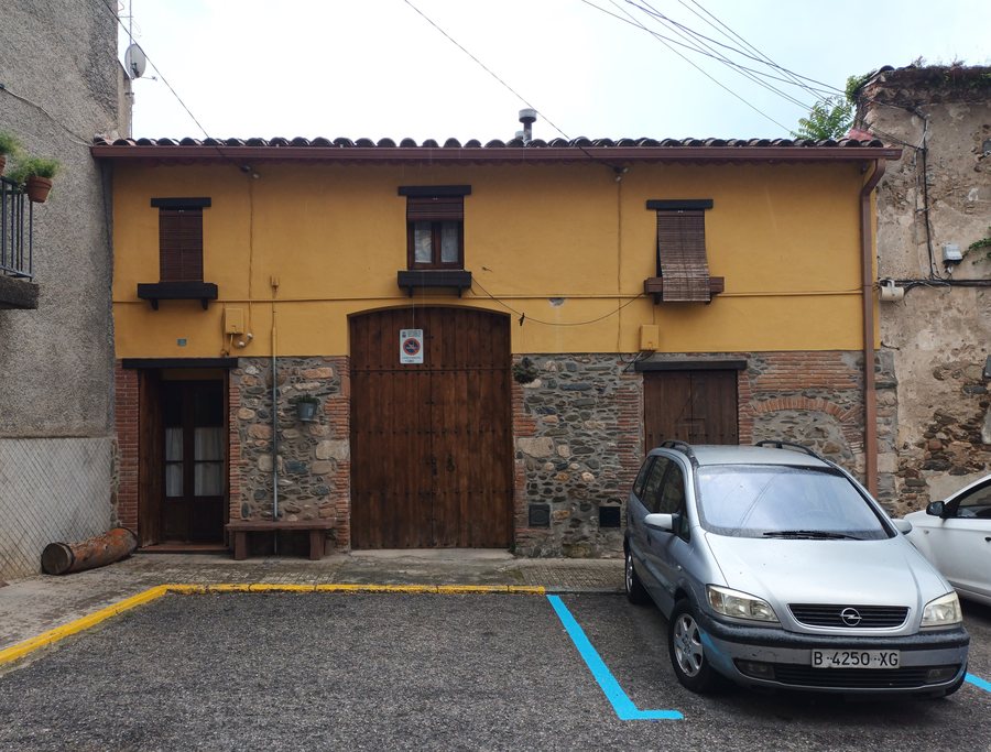 File:Cal Peroler (Santa Maria de Palautordera).jpg