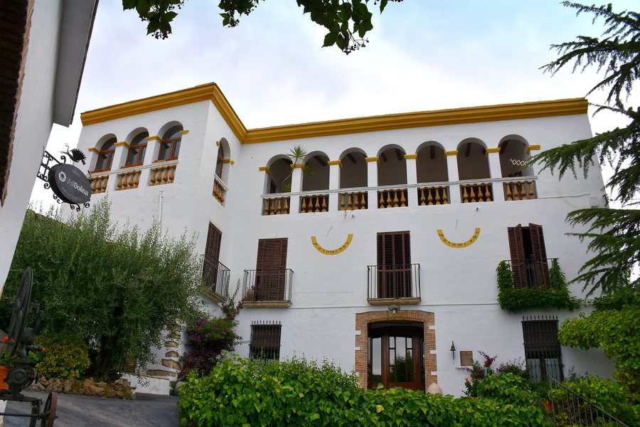File:Celler Masia Tutusaus, Olesa de Bonesvalls.jpg