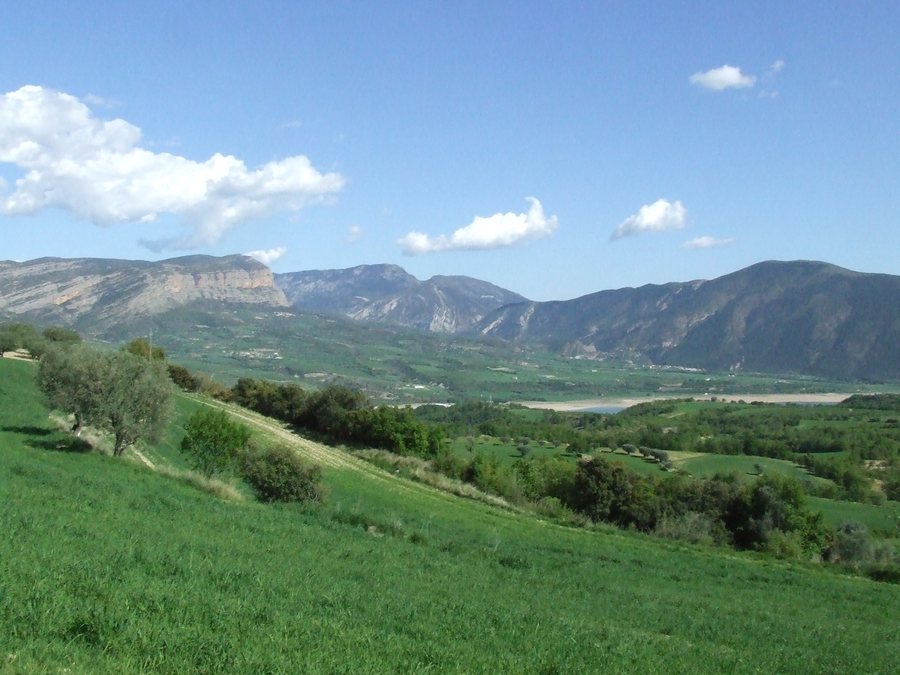 File:Conca de Dalt. Aramunt i Claverol.JPG