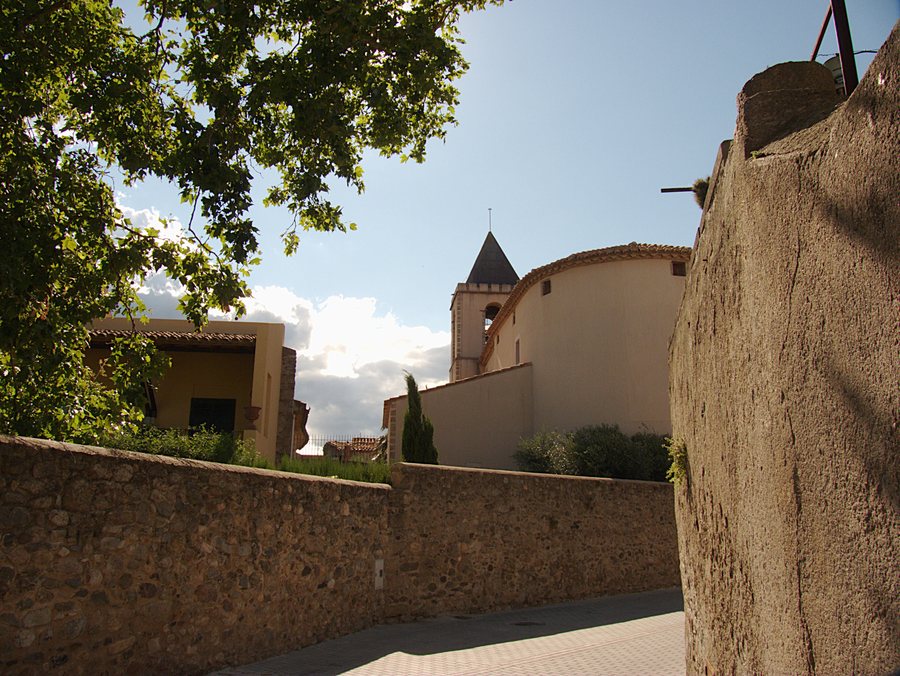 File:Sant Climent Sescebes 2011 06.jpg