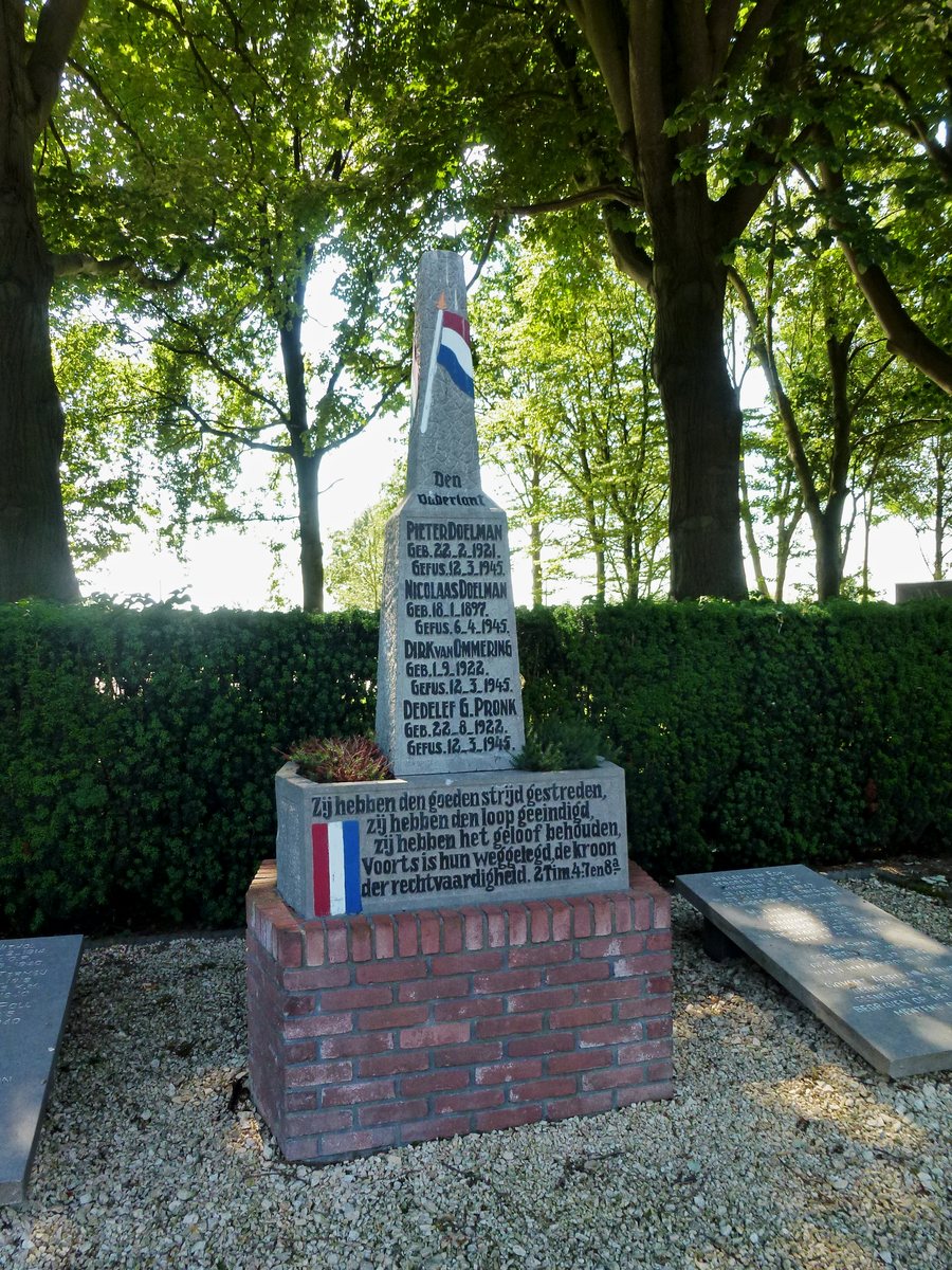 File:Oorlogsmonument in Zwammerdam.jpg