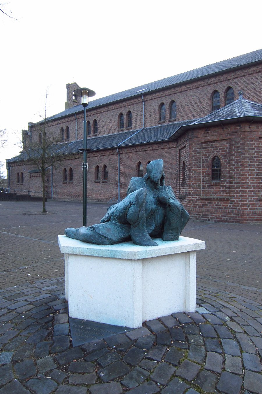 File:Oorlogsmonument Hengevelde.jpg