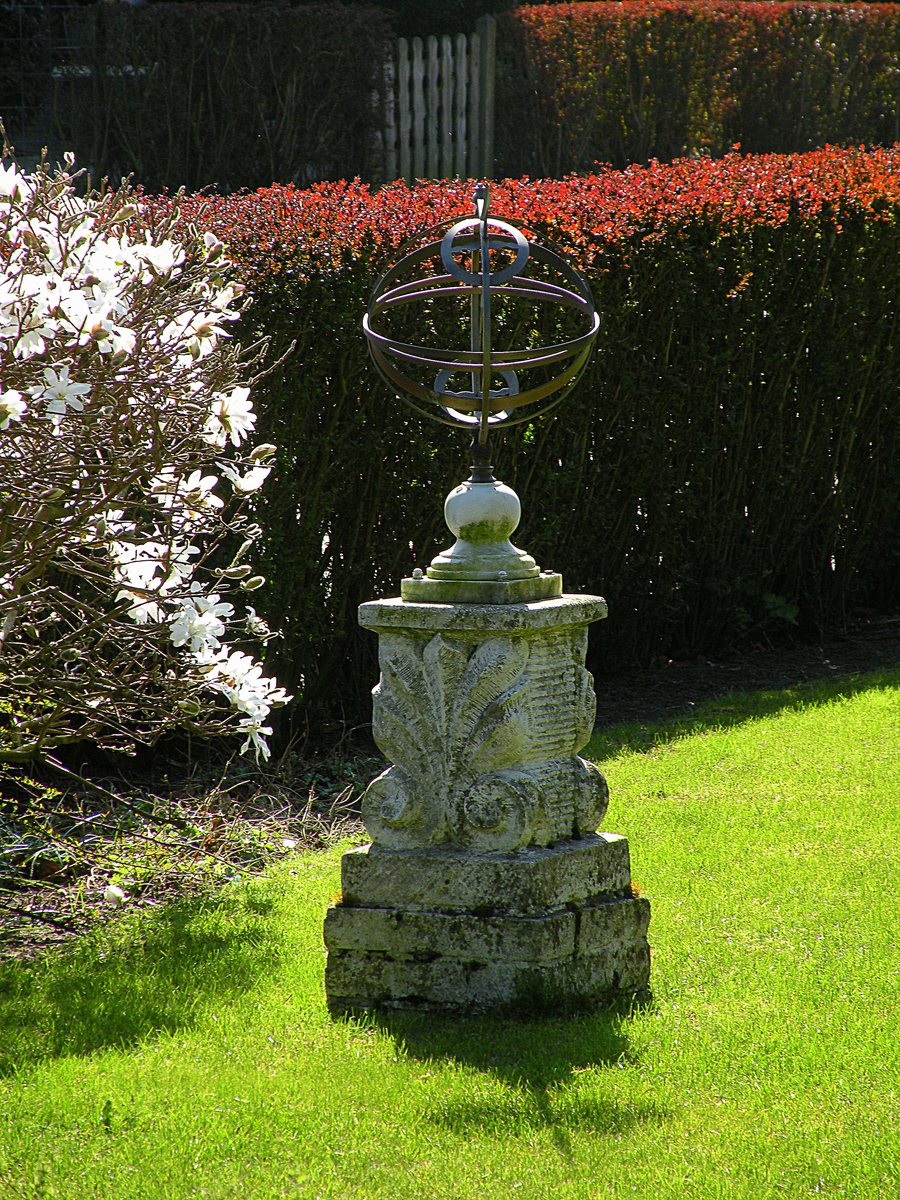 File:Zonnewijzer-DSCN9071-Staphorst.jpg