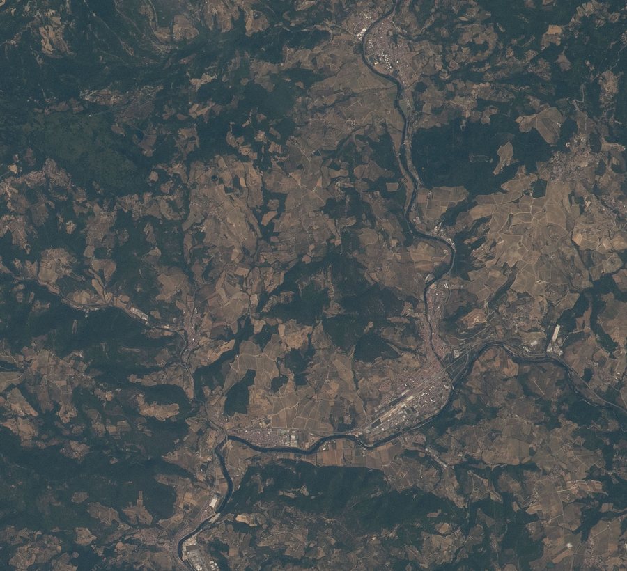 File:ISS067-E-148436 - View of Italy - Tuscany - river Arno - Pontassieve - river Sieve - Pelago-San Francesco - Rufina - Montebonello - Molino del Piano - Torrente Sieci (cropped).jpg
