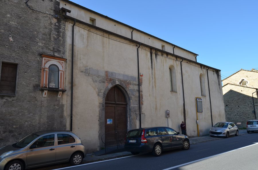 File:Pieve di Teco-chiesa Madonna della Ripa-complesso1.jpg