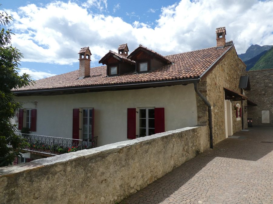 File:Tirolo - Canonica 01.jpg