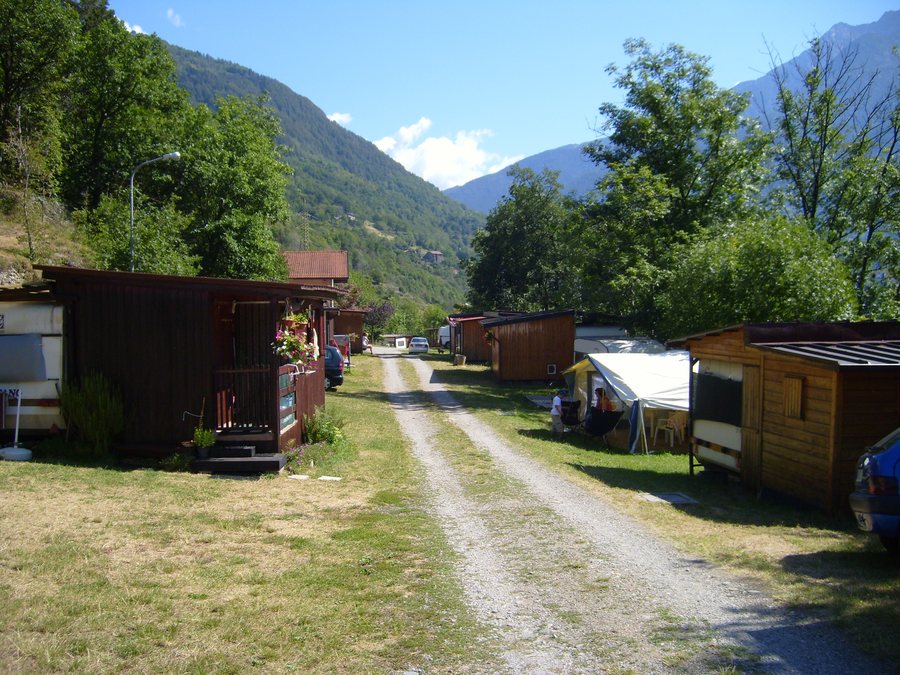 File:Campingplatz Adamello in I 25048 Edolo - panoramio.jpg