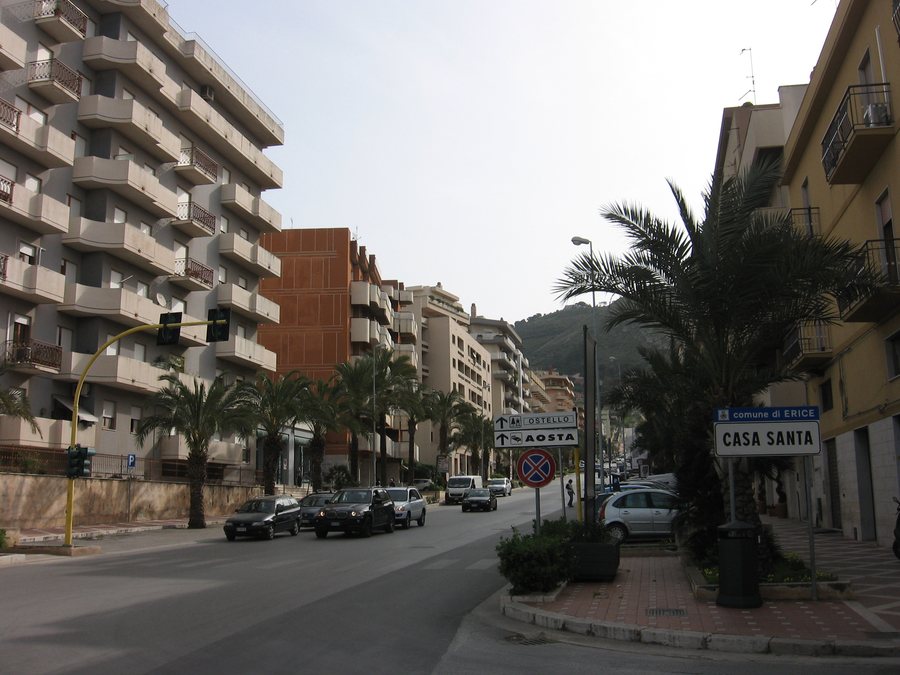 File:Erice - Casa Santa.jpg