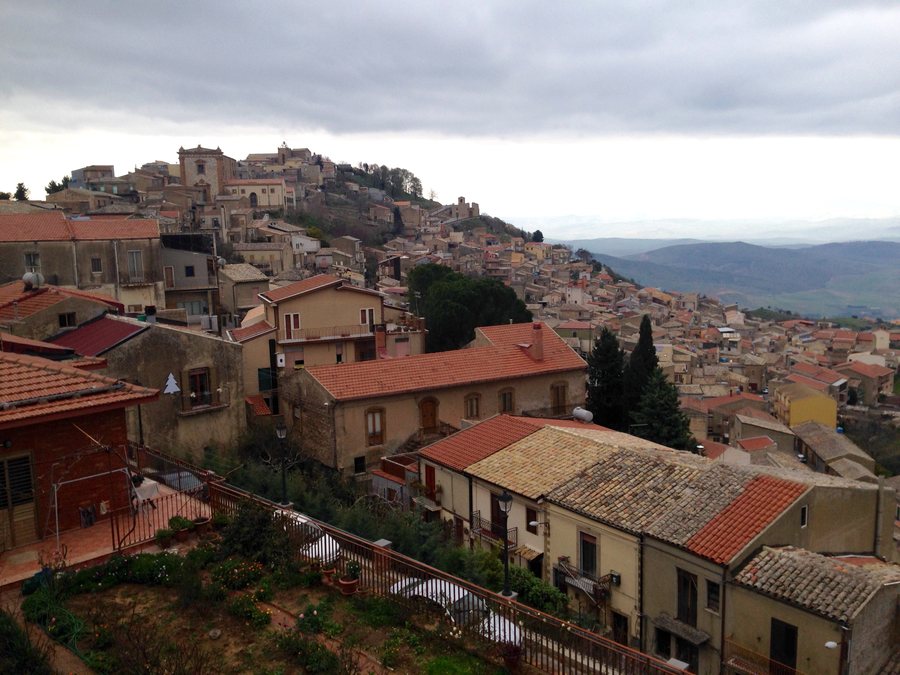 File:Panorama di Aidone.jpg