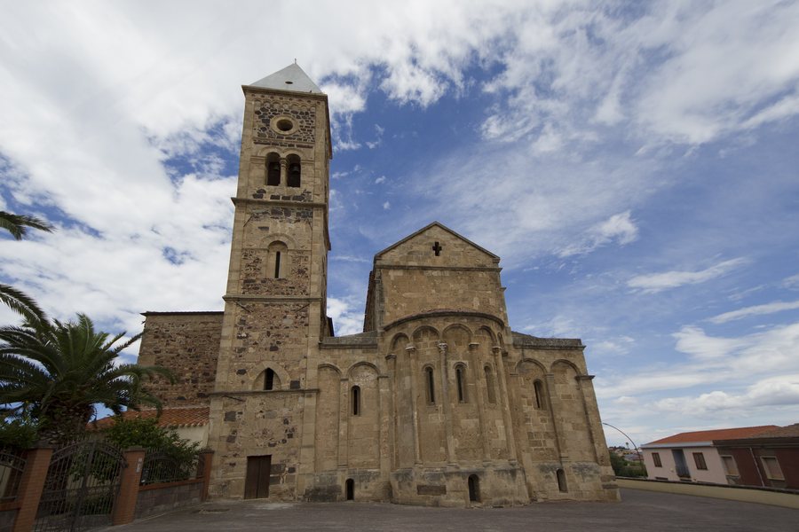 File:La chiesa di Santa Giusta, Santa Giusta OR, Sardinia, Italy - panoramio (1).jpg