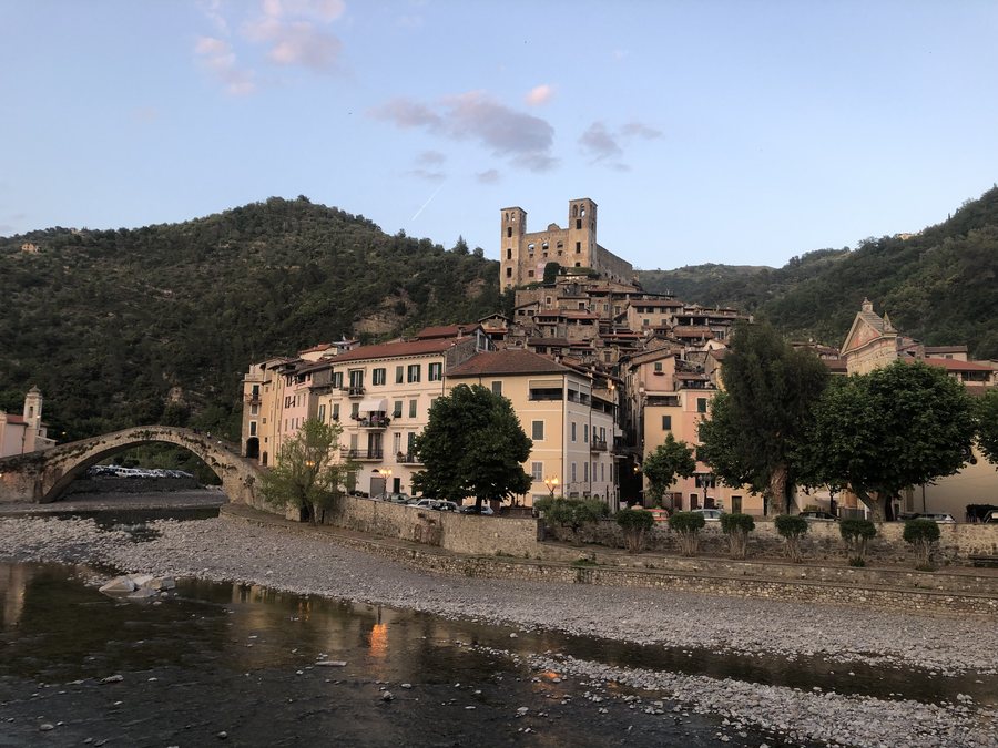 File:Dolceacqua (IM).jpg