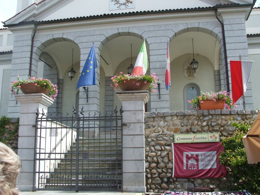 File:Municipio in Candelo, Italy DSCF0381.jpg