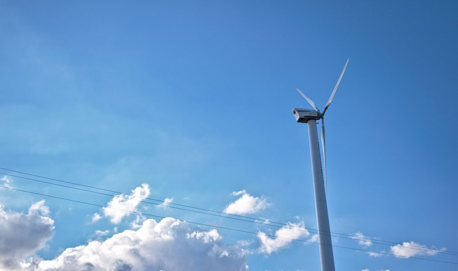 File:Wind turbine macomer 1.jpg