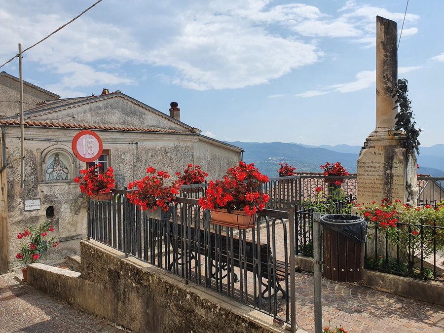File:Via Biondi Pesche.jpg