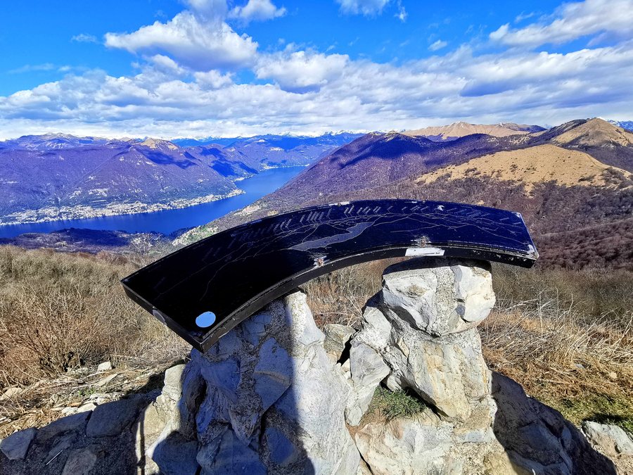 File:Albavilla - Lago di Como dal Monte Bolletone.jpg