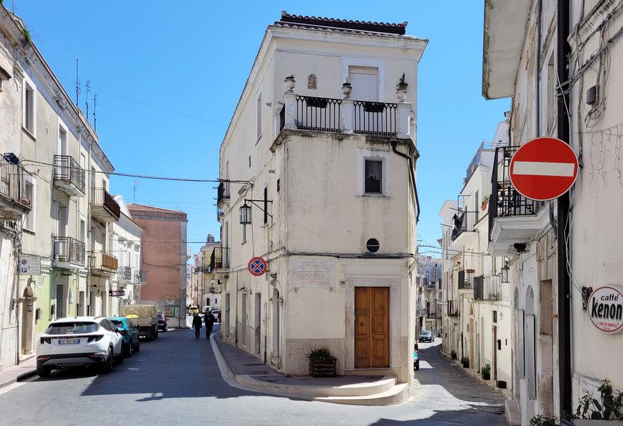 File:Monte Sant'Angelo 01.jpg