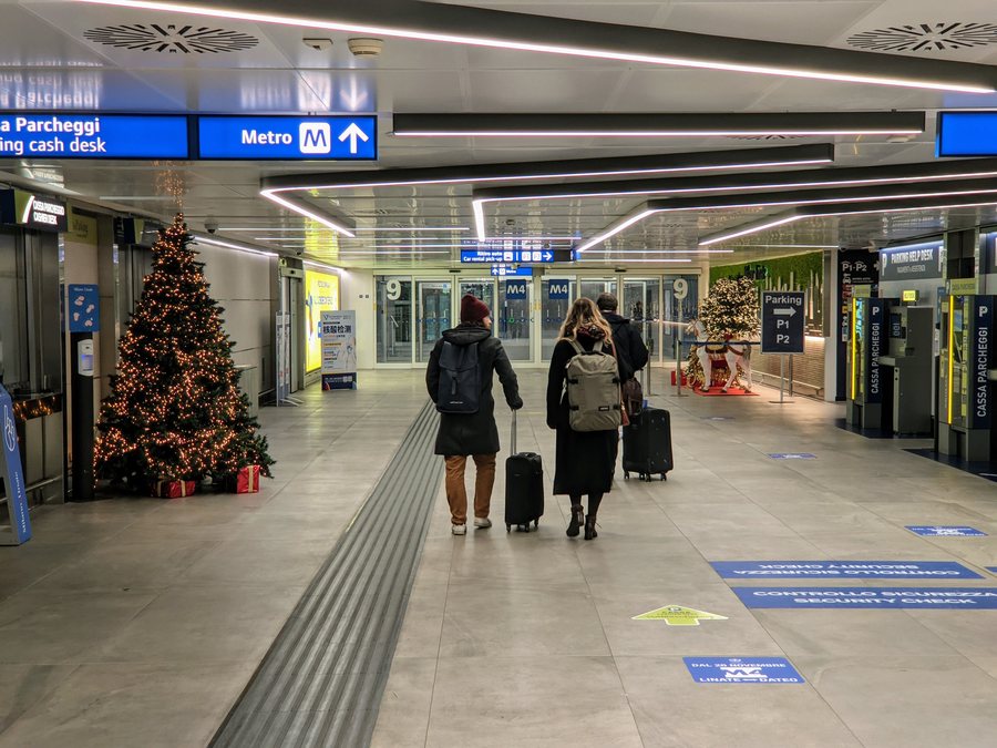 File:Ingresso M4 Linate Aeroporto dal terminal.jpg