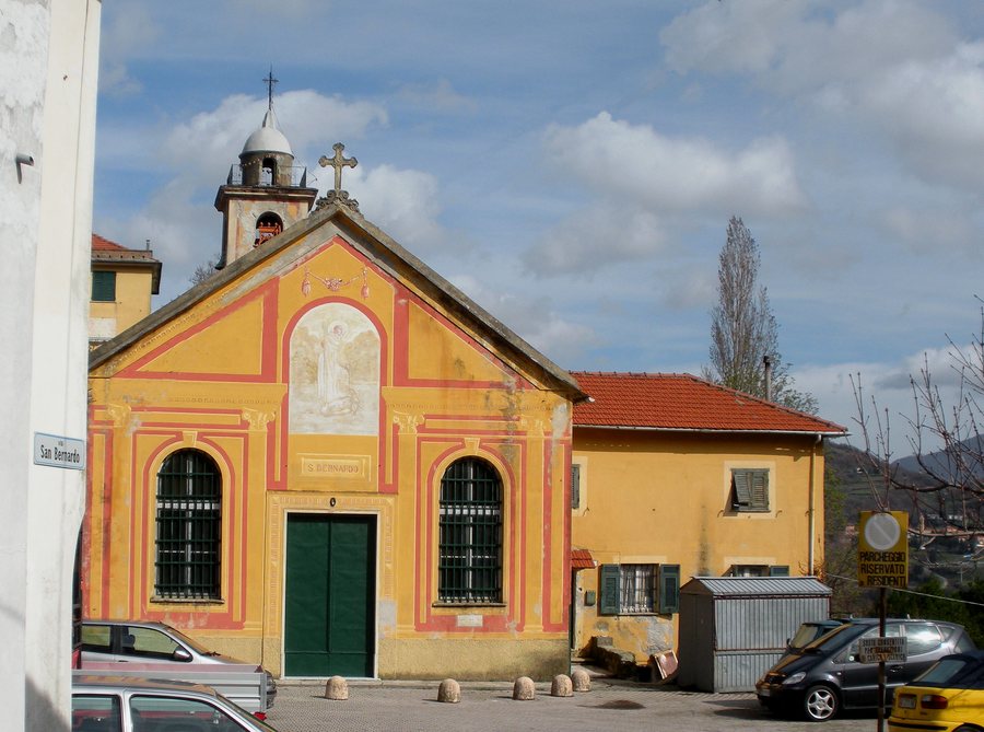 File:Torrazza (Sant'Olcese)-oratorio san bernardo-facciata.jpg