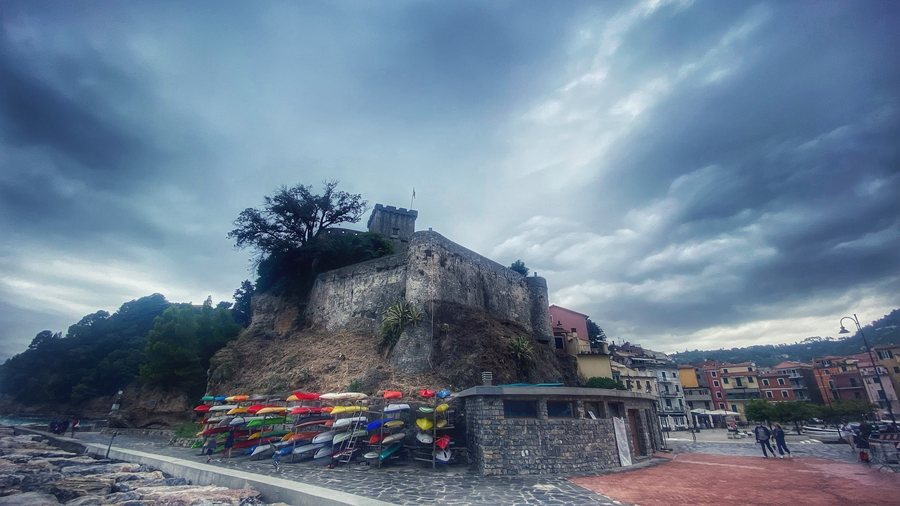 File:Lerici - castello di San Terenzo - 202109261054.jpeg