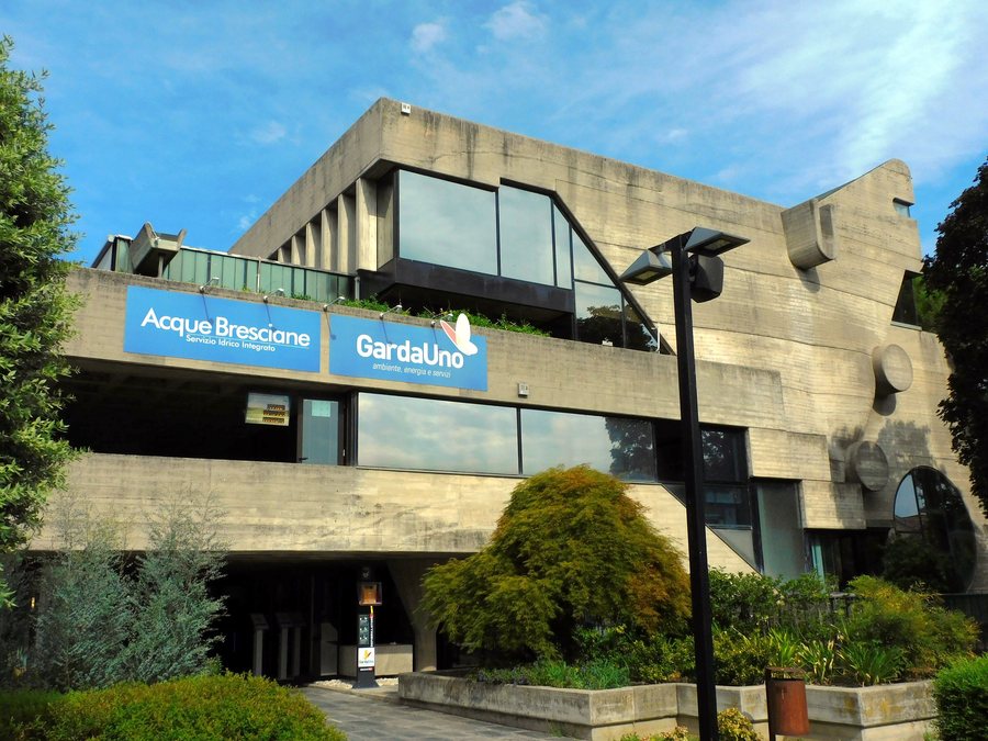 File:Garda Uno sede Padenghe sul Garda 20220808.jpg