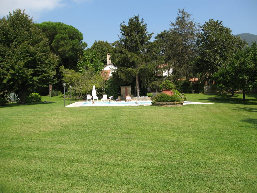 File:Trevignano Romano RM, Lazio, Italy - panoramio.jpg