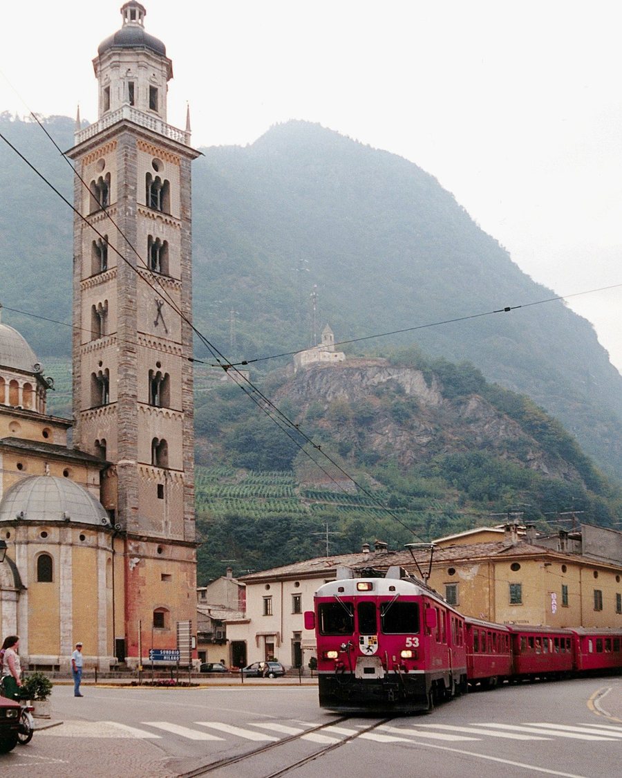 File:Berninabahn tirano 1.jpg