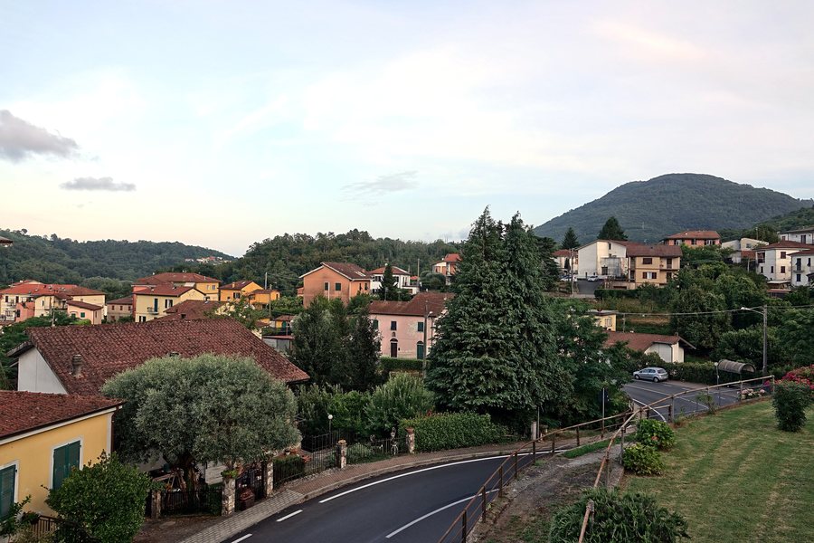 File:Vue du village (San Benedetto, La Spezia).jpg