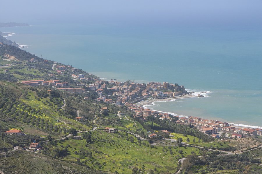File:Castel di Tusa, panorama.jpg