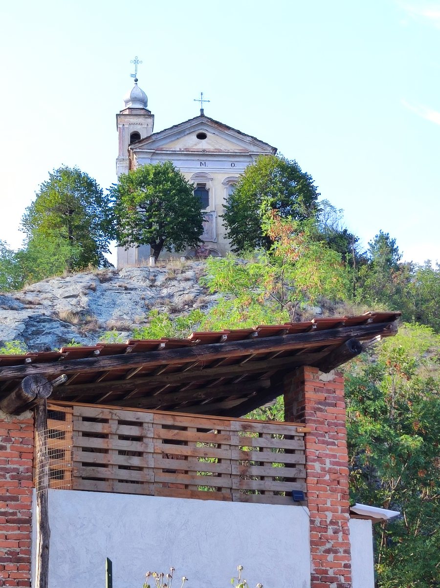 File:Cappella di Sant′Antonio, Morra del Villar, Villar San Costanzo 02.jpg