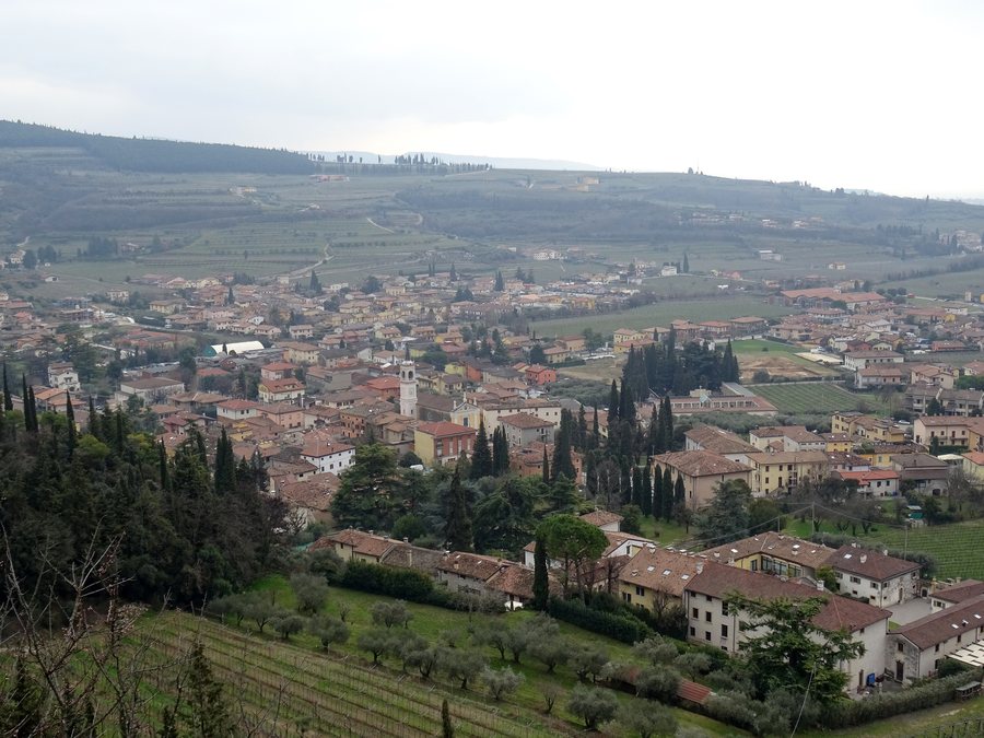 File:Fumane vista dal santuario della Madonna de la Salette.jpg