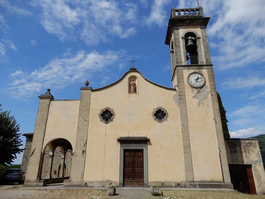 File:Chitignano - facciata della pieve dei Santi Vincenzo e Pietro.jpg