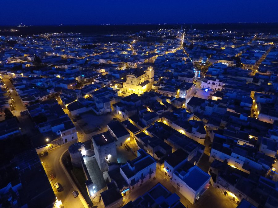 File:Avetrana panorama notturno.jpg