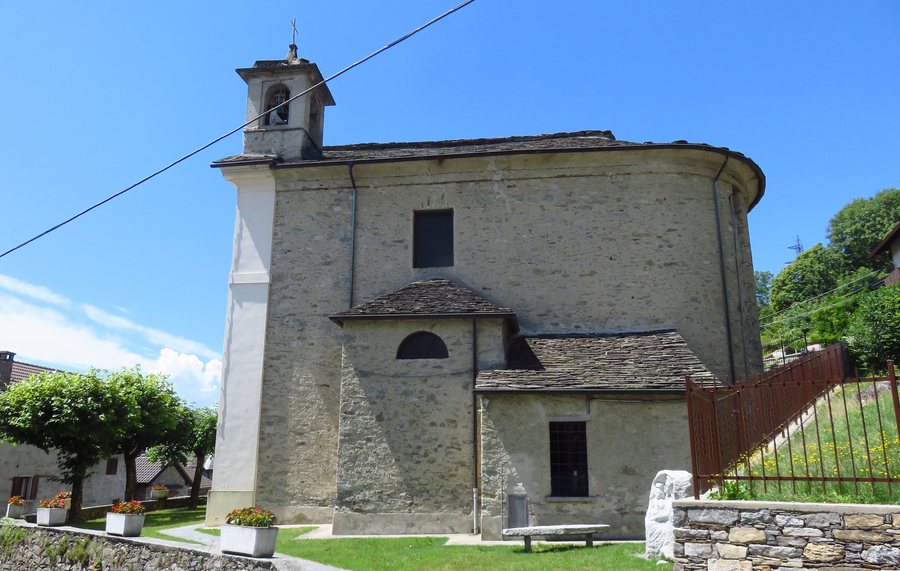 File:Pollino Chiesa di San Rocco 01.jpg