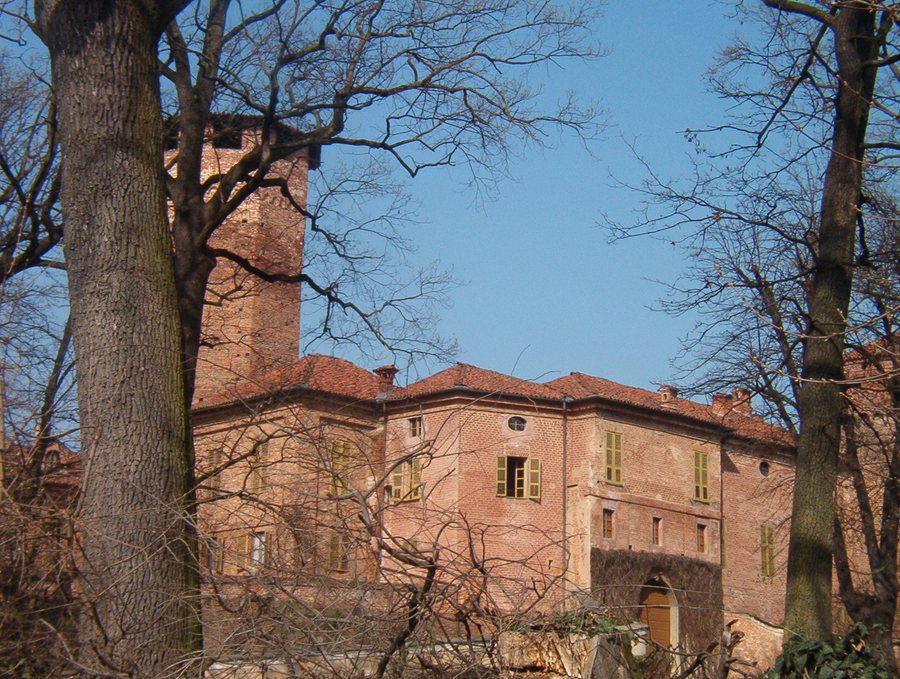 File:Castello Sommariva del Bosco.JPG