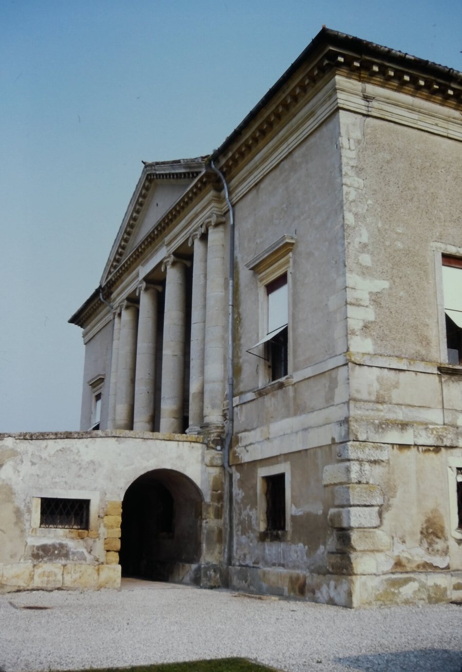 File:Rocca-Pisana-Lonigo-Italy 1991-May 01.jpg