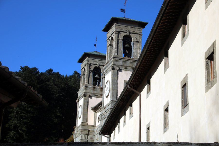 File:Chiesa di San Salvatore trasfigurato, Eremo di Camaldoli (Poppi), esterno 04.jpg