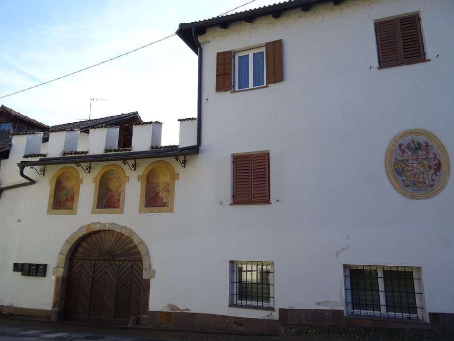 File:Frangarto - Casa Carneri.jpg