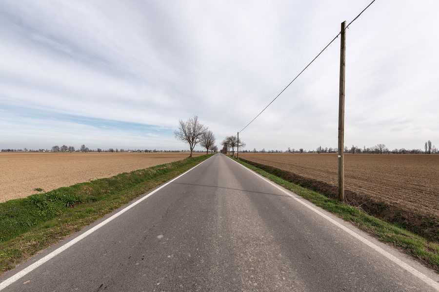 File:Via Compartitori - Asola, Mantova, Italy - March 2, 2019.jpg