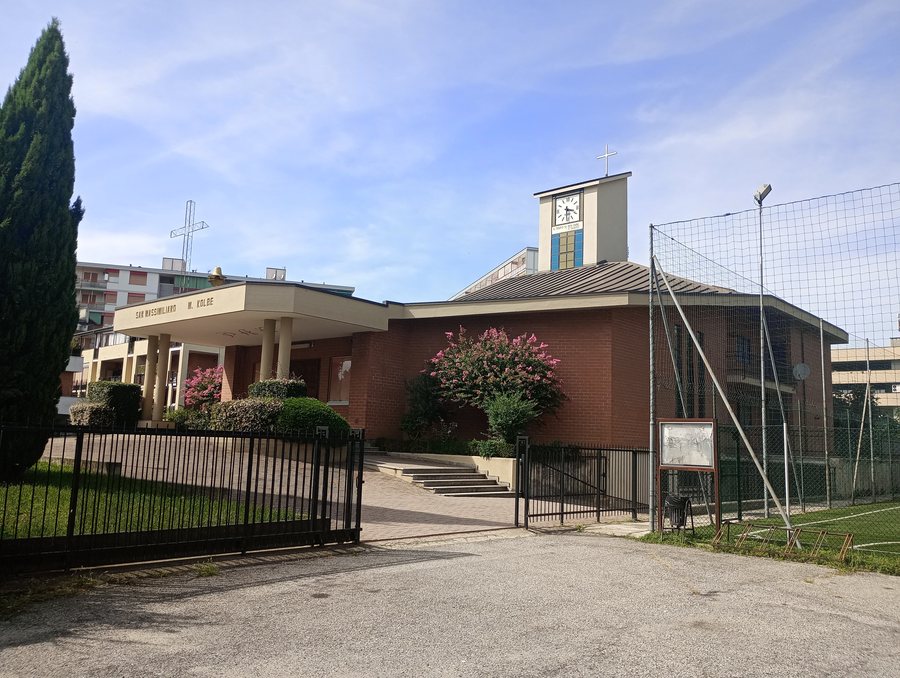 File:Grugliasco - Chiesa di San Massimiliano Maria Kolbe - 2023-09-03 15-29-57 001.jpg