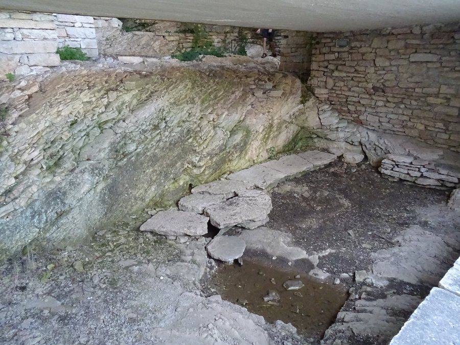 File:San Giorgio di Valpolicella - Casette retiche 01.jpg