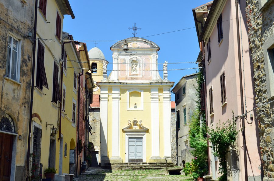 File:Nicola (Luni)-centro storico (2014)-2.jpg